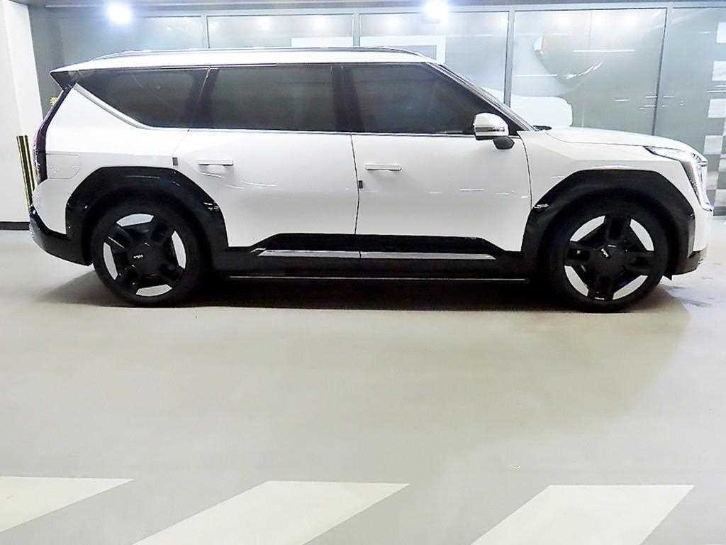 기아 EV9 롱레인지 4WD 어스 이미지 3