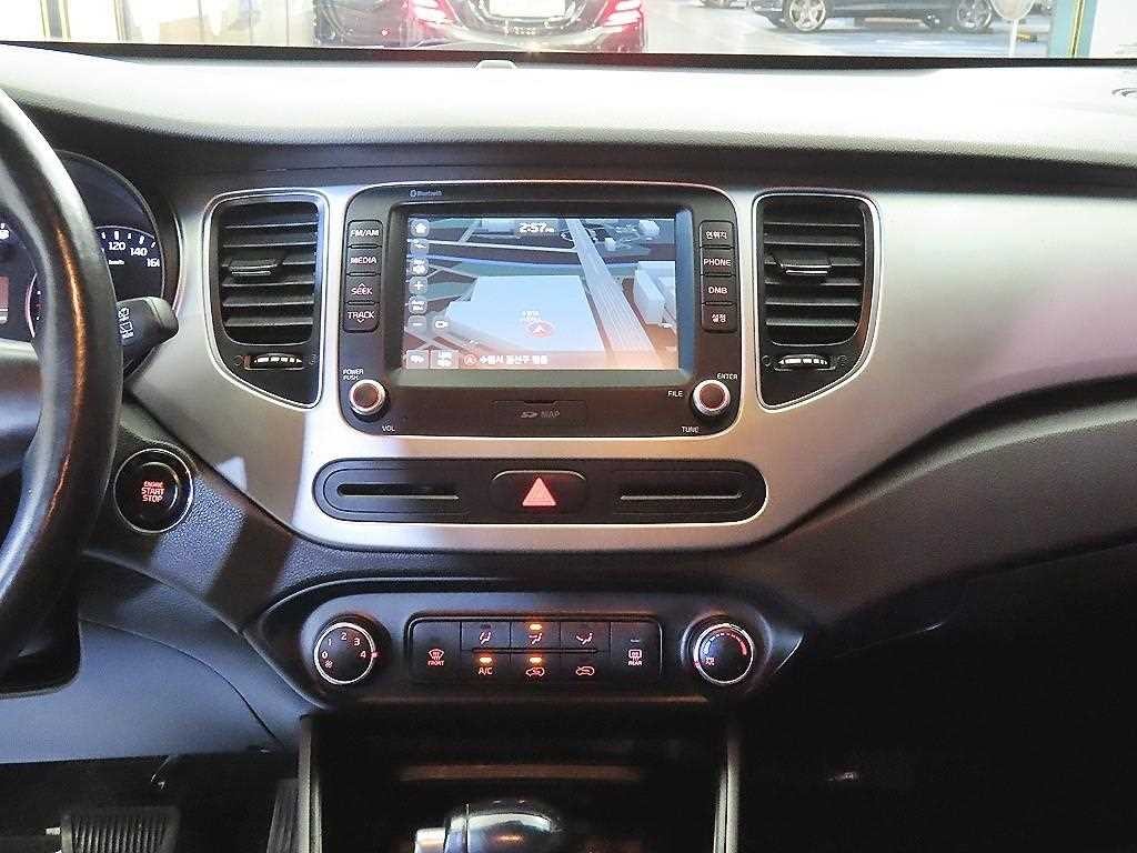 기아 카렌스 더뉴 카렌스 1.7 VGT 프레스트지 이미지 11