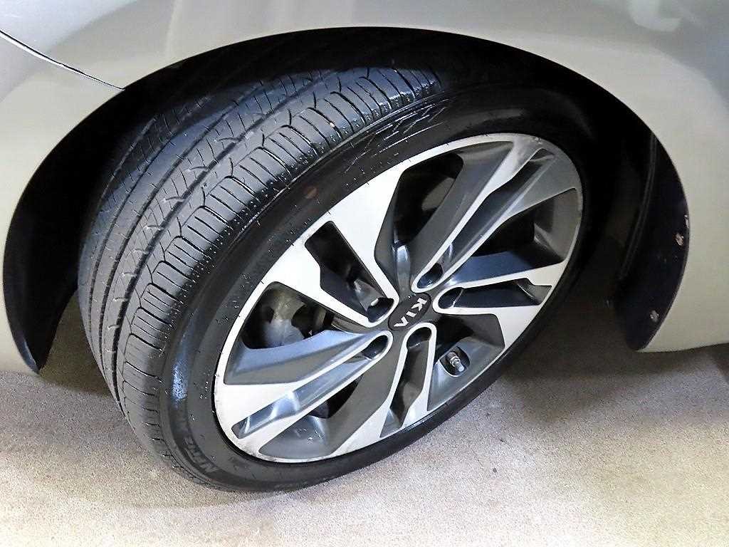 기아 카렌스 더뉴 카렌스 1.7 VGT 프레스트지 이미지 20