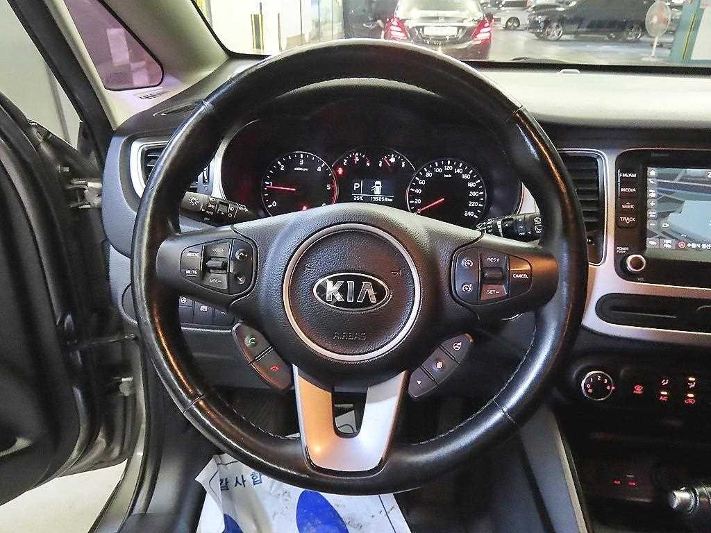 기아 카렌스 더뉴 카렌스 1.7 VGT 프레스트지 이미지 8