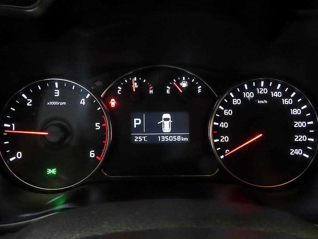 기아 카렌스 더뉴 카렌스 1.7 VGT 프레스트지 이미지 9