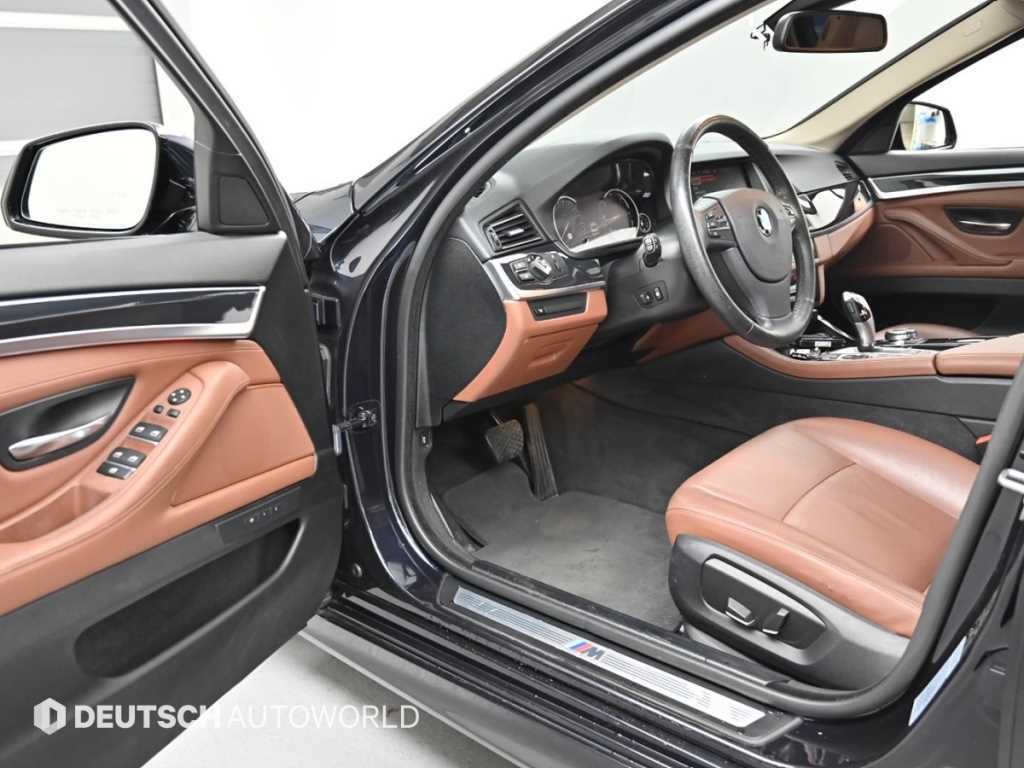BMW 5시리즈 5시리즈 (F10) 520d xDrive M 에어로다이나믹 이미지 10