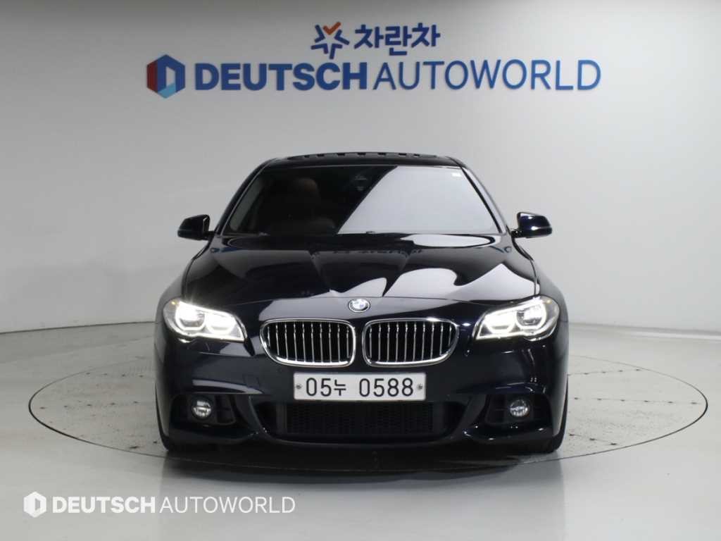 BMW 5시리즈 5시리즈 (F10) 520d xDrive M 에어로다이나믹 이미지 3