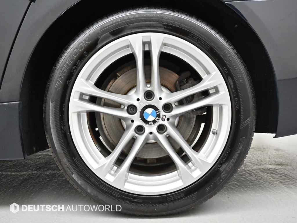 BMW 5시리즈 5시리즈 (F10) 520d xDrive M 에어로다이나믹 이미지 6