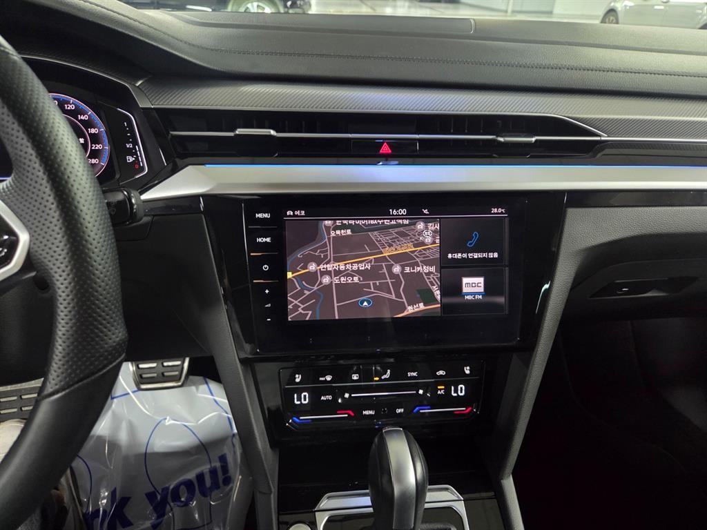 폭스바겐 아테온 2.0 TDI 프레스티지 이미지 8
