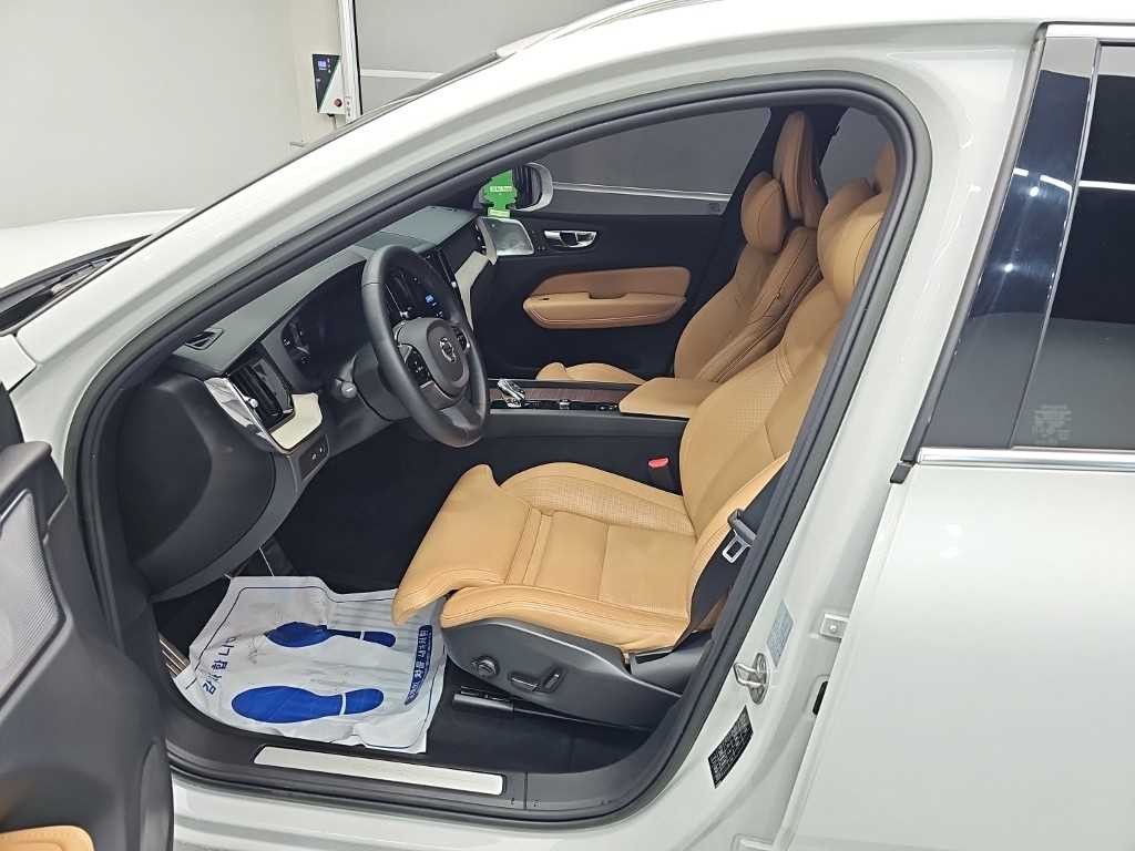 볼보 XC60 XC60(2세대) T8 AWD 얼티메이트 브라이트 이미지 11