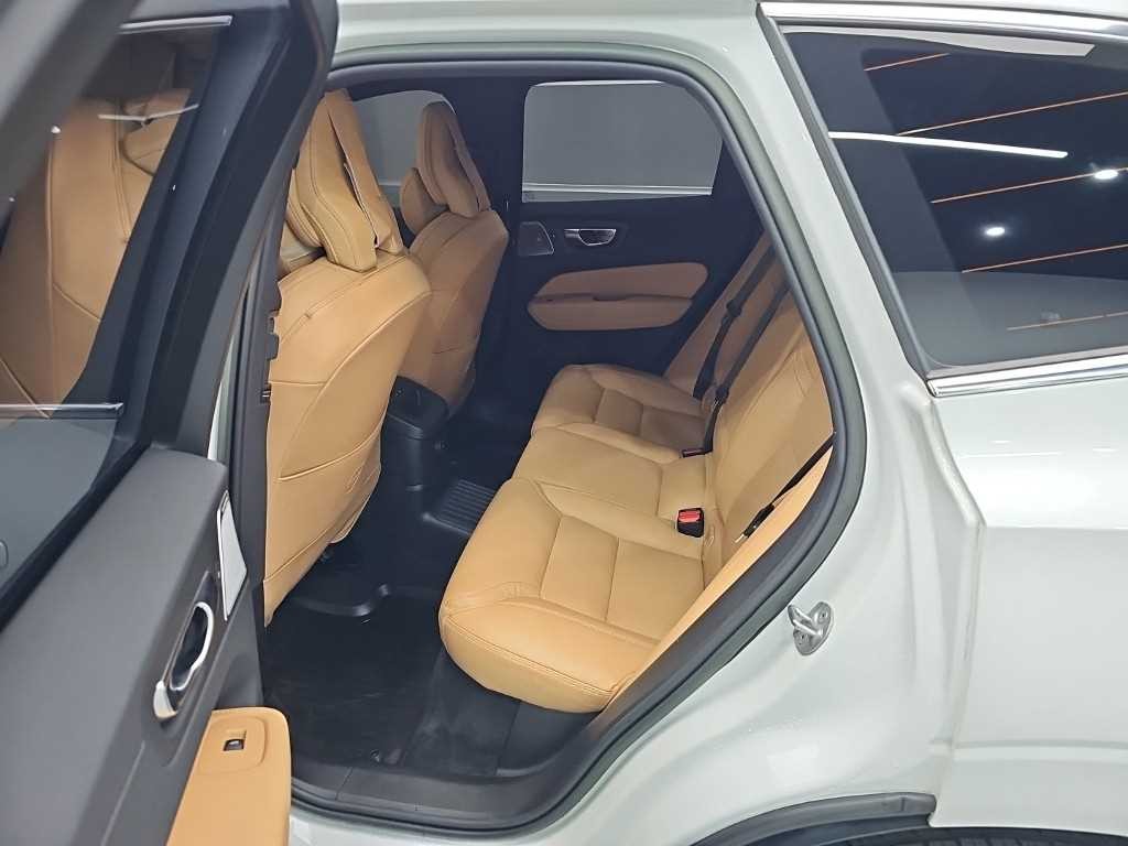 볼보 XC60 XC60(2세대) T8 AWD 얼티메이트 브라이트 이미지 12