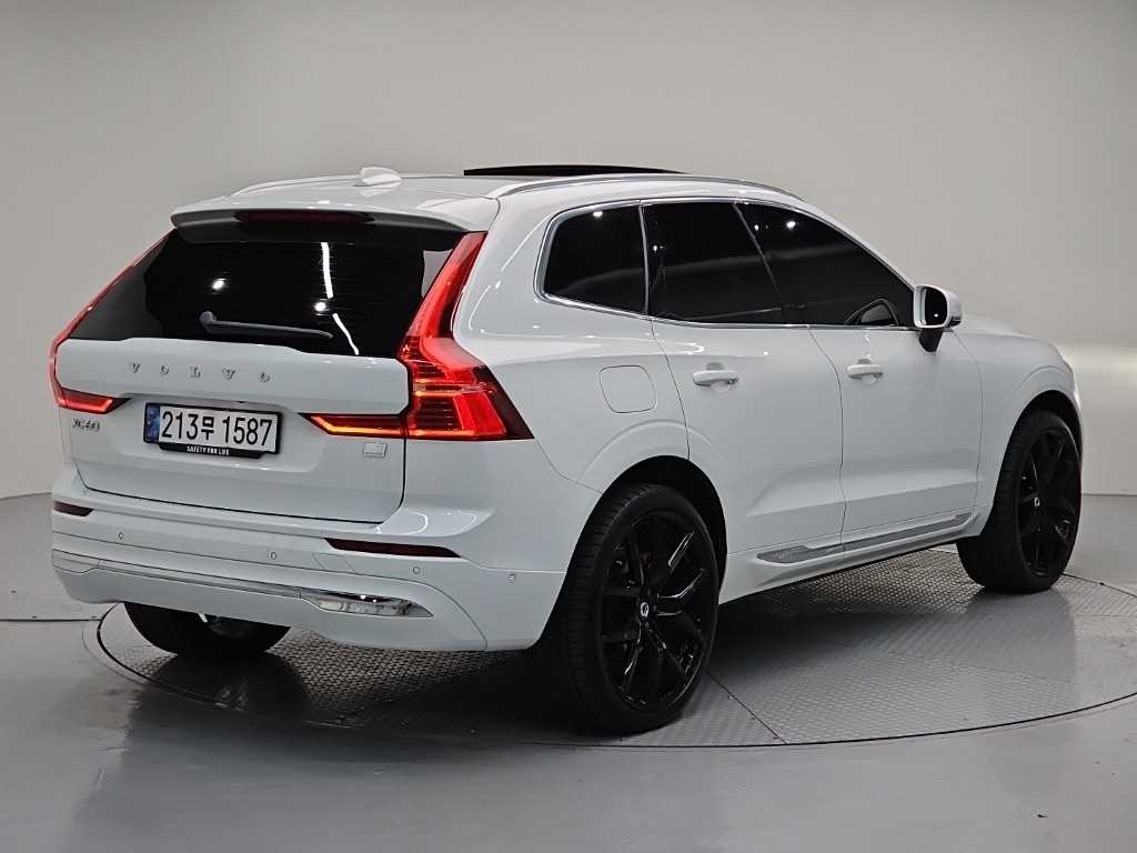 볼보 XC60 XC60(2세대) T8 AWD 얼티메이트 브라이트 이미지 4