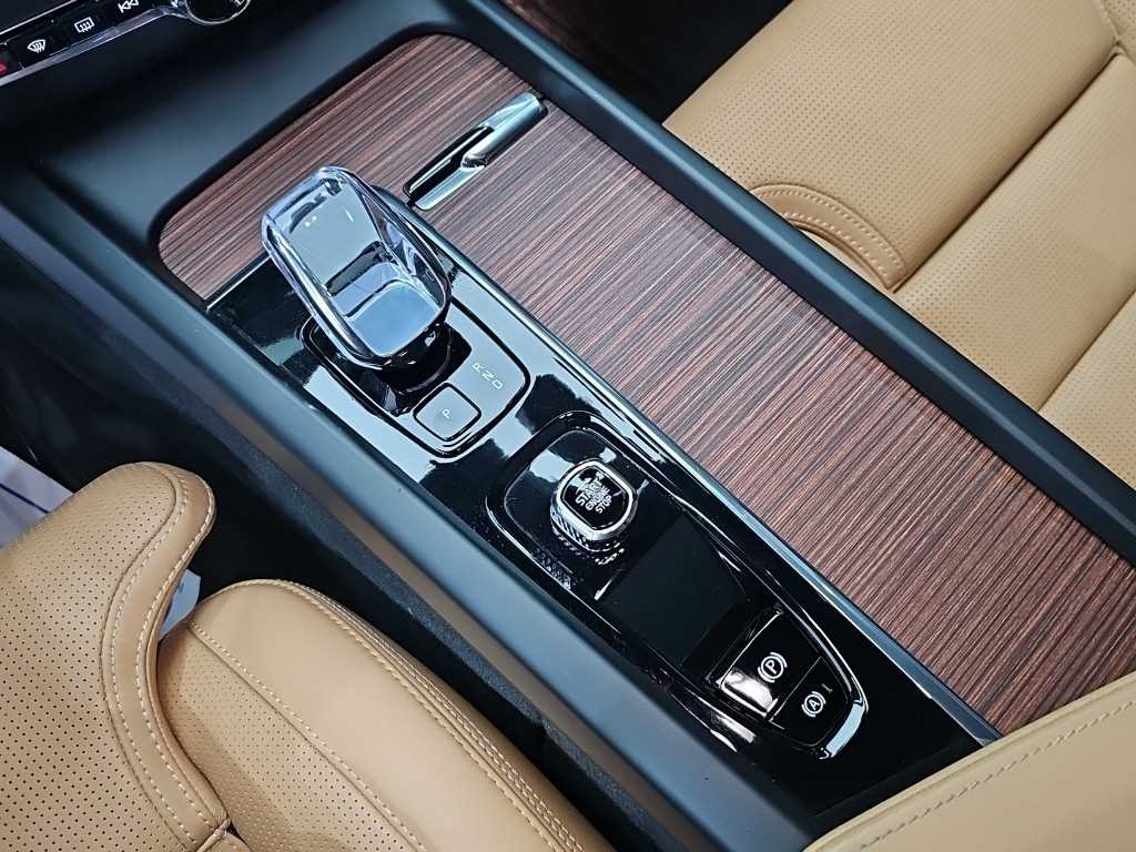 볼보 XC60 XC60(2세대) T8 AWD 얼티메이트 브라이트 이미지 8