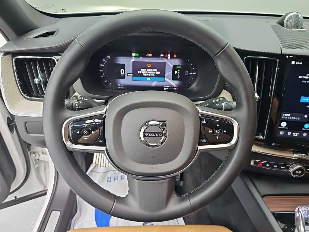 볼보 XC60 XC60(2세대) T8 AWD 얼티메이트 브라이트 이미지 9