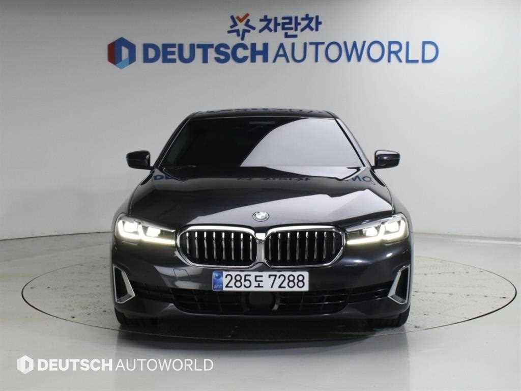 BMW 5시리즈 5시리즈 (G30) 530i xDrive 럭셔리 이미지 3