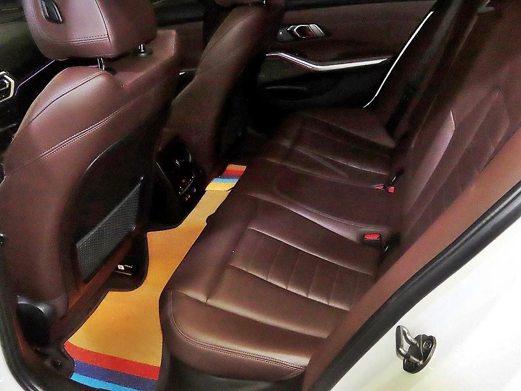 BMW 3시리즈 3시리즈 (G20) 330i M 스포츠 이미지 7