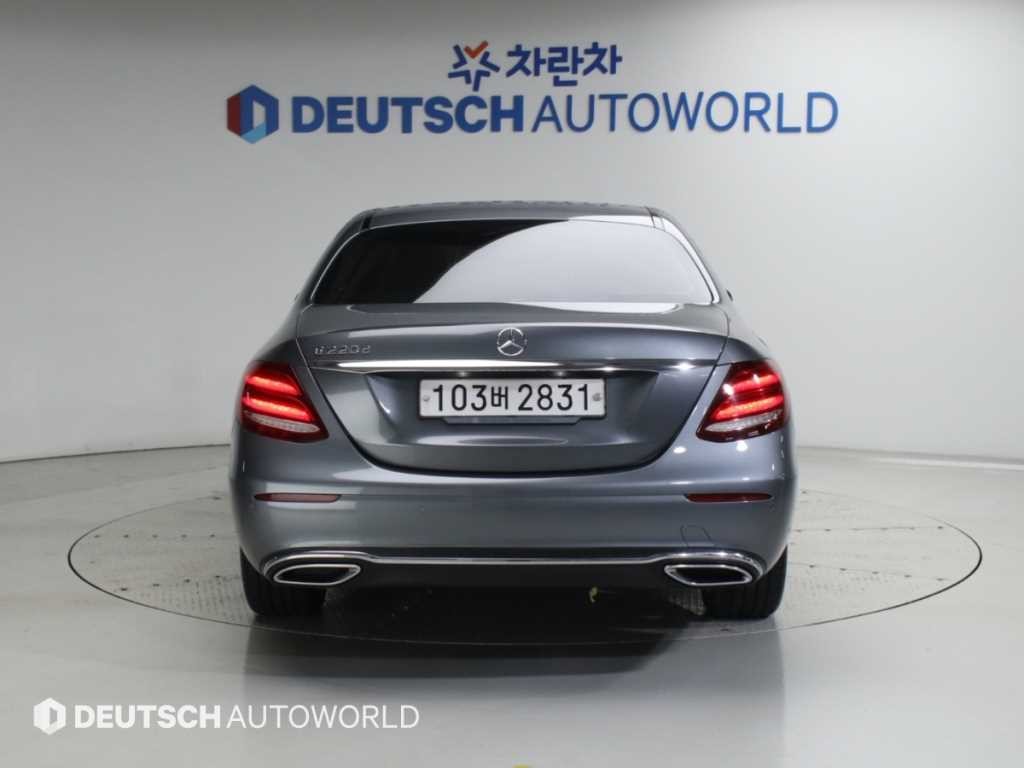 벤츠 E 클래스 E-클래스 W213 E220d 익스클루시브 이미지 4