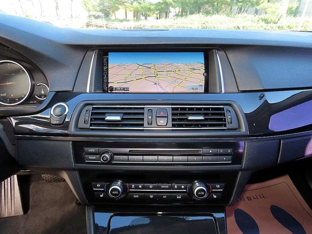 BMW 5시리즈 5시리즈 (F10) 520d 이미지 15