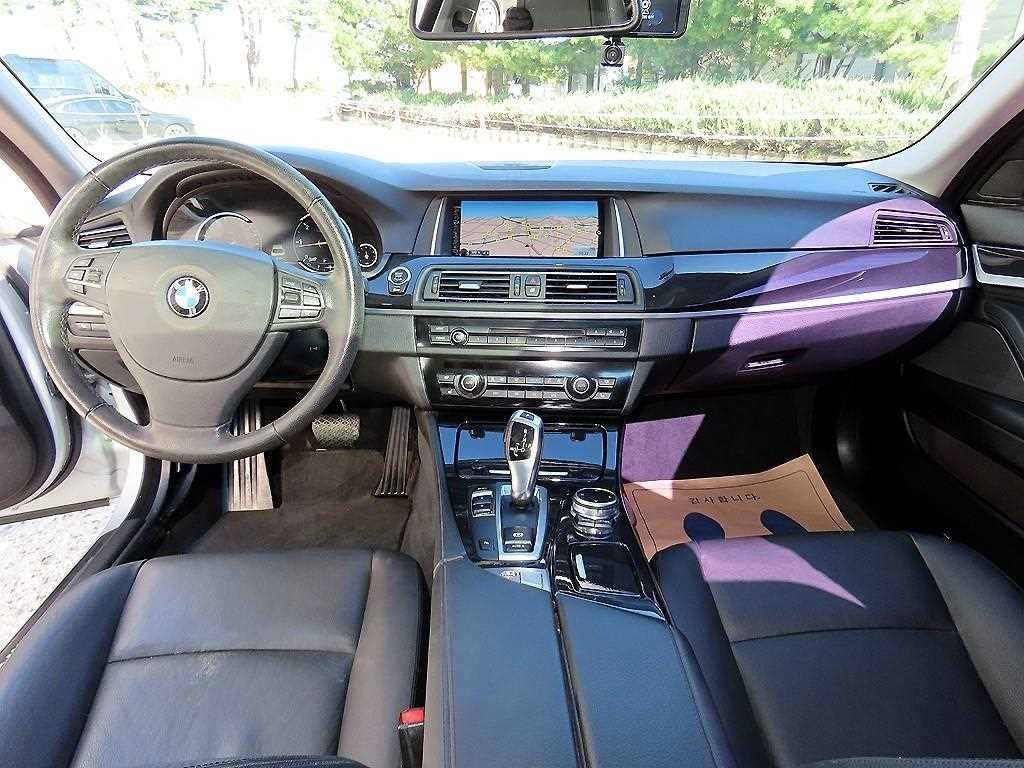 BMW 5시리즈 5시리즈 (F10) 520d 이미지 7