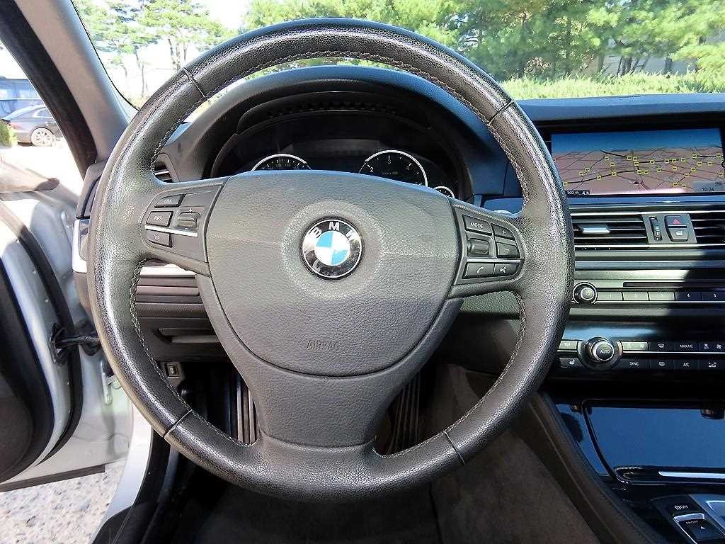 BMW 5시리즈 5시리즈 (F10) 520d 이미지 8