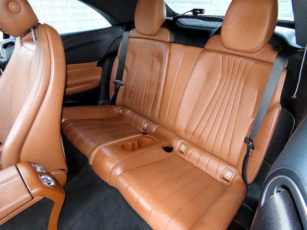 벤츠 E 클래스 E-클래스 W213 E220d 카브리올레 이미지 11