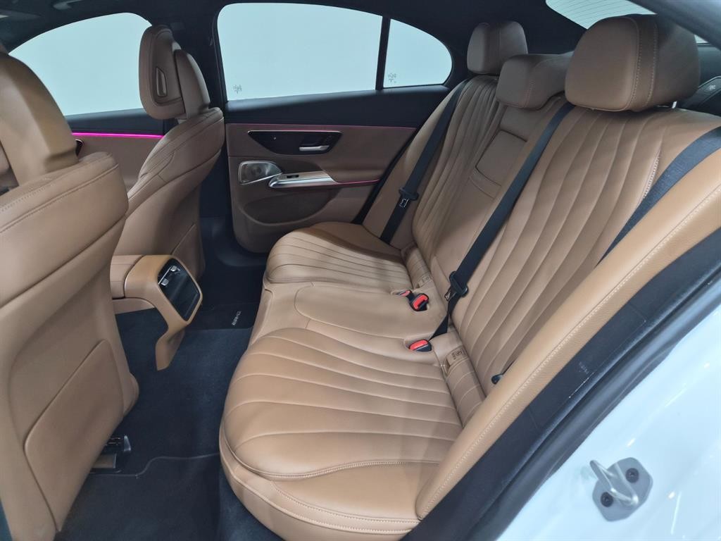 벤츠 E 클래스 E-클래스 W214 E300 4MATIC AMG Line 이미지 5