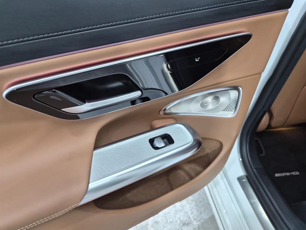 벤츠 E 클래스 E-클래스 W214 E300 4MATIC AMG Line 이미지 6
