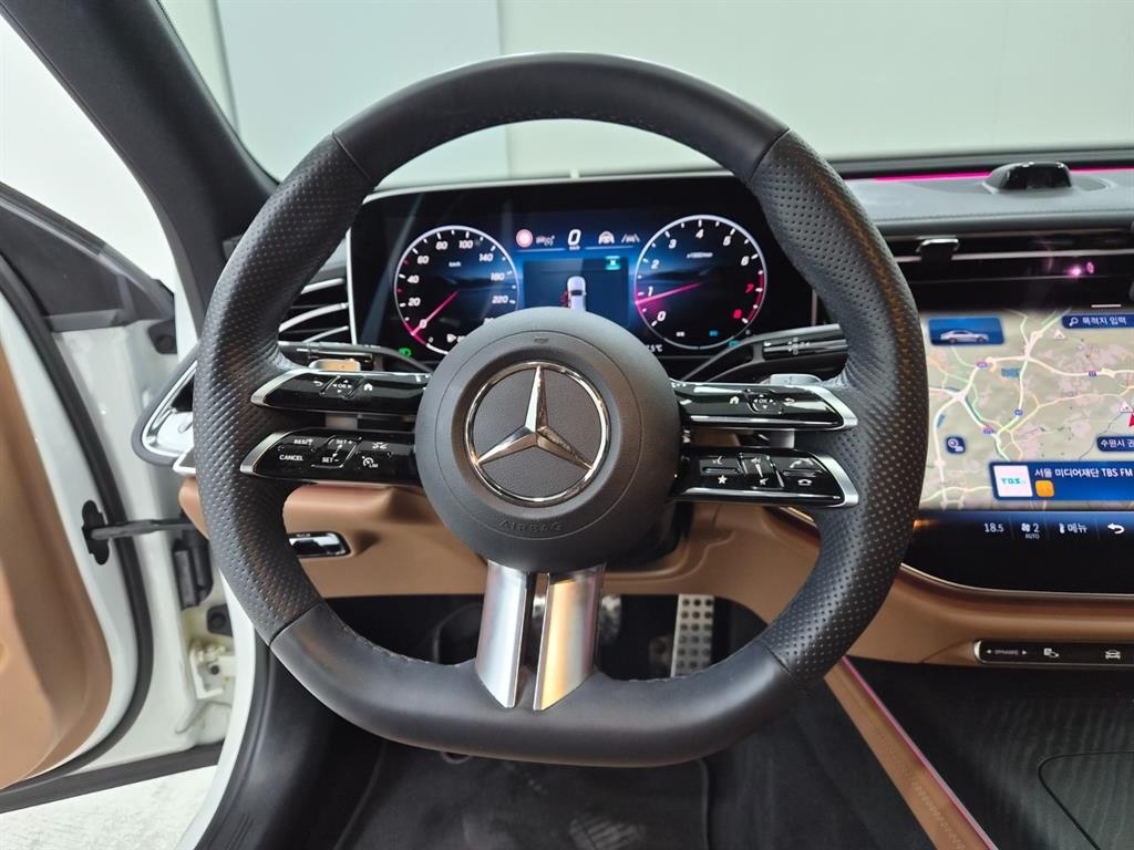 벤츠 E 클래스 E-클래스 W214 E300 4MATIC AMG Line 이미지 8