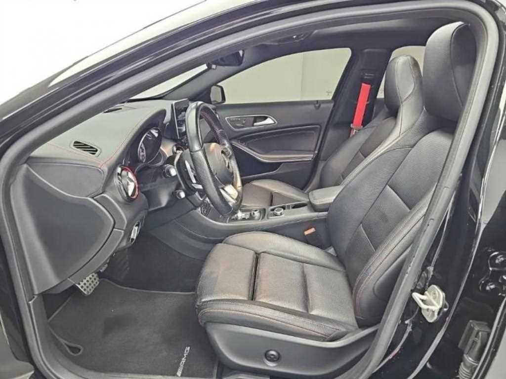벤츠 GLA 클래스 GLA클래스 X156 GLA45 AMG 4MATIC 이미지 11