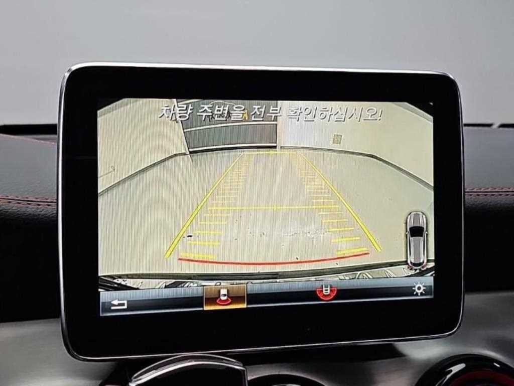 벤츠 GLA 클래스 GLA클래스 X156 GLA45 AMG 4MATIC 이미지 15