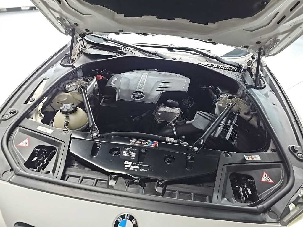 BMW 5시리즈 5시리즈 (F10) 528i M 에어로 다이나믹 이미지 5