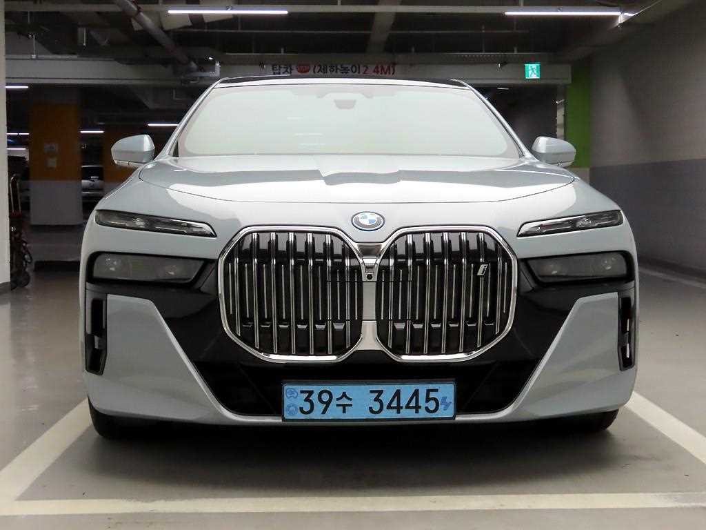 BMW i7 BMW i7 xDrive 60 M 스포츠 인디비주얼 이미지 1