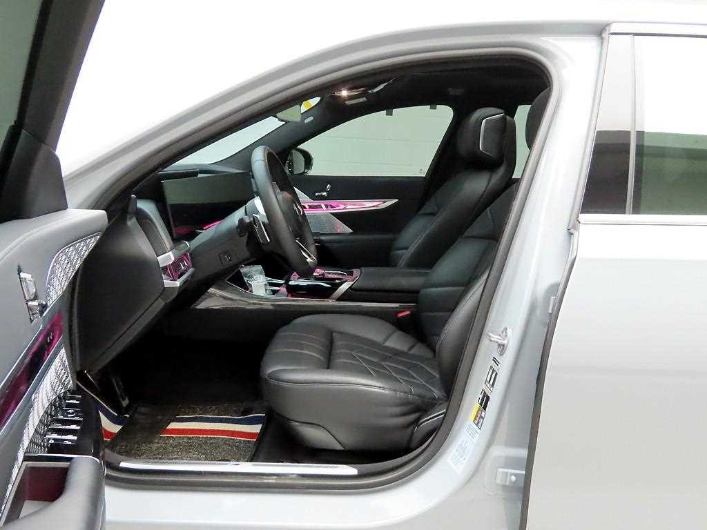 BMW i7 BMW i7 xDrive 60 M 스포츠 인디비주얼 이미지 11
