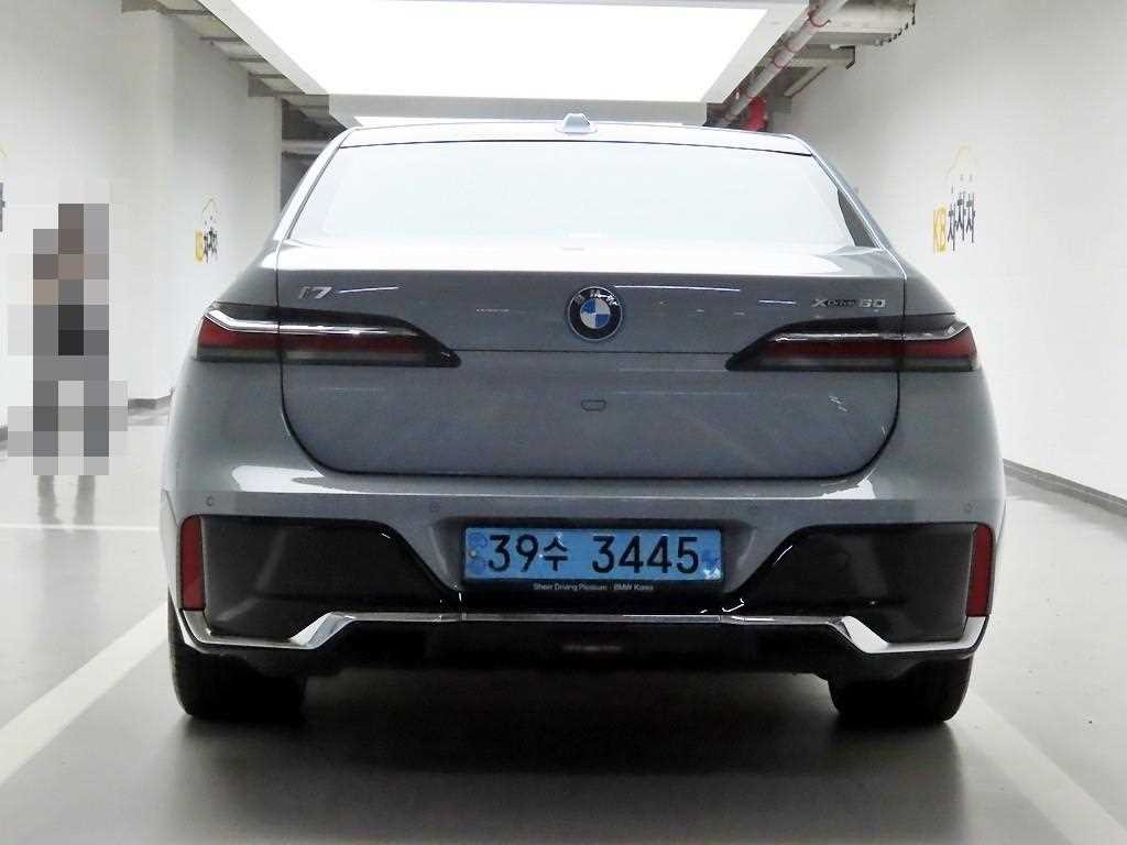 BMW i7 BMW i7 xDrive 60 M 스포츠 인디비주얼 이미지 3
