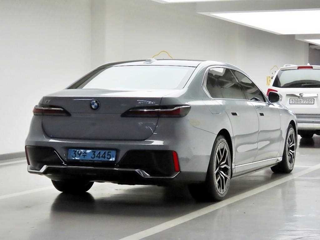 BMW i7 BMW i7 xDrive 60 M 스포츠 인디비주얼 이미지 4