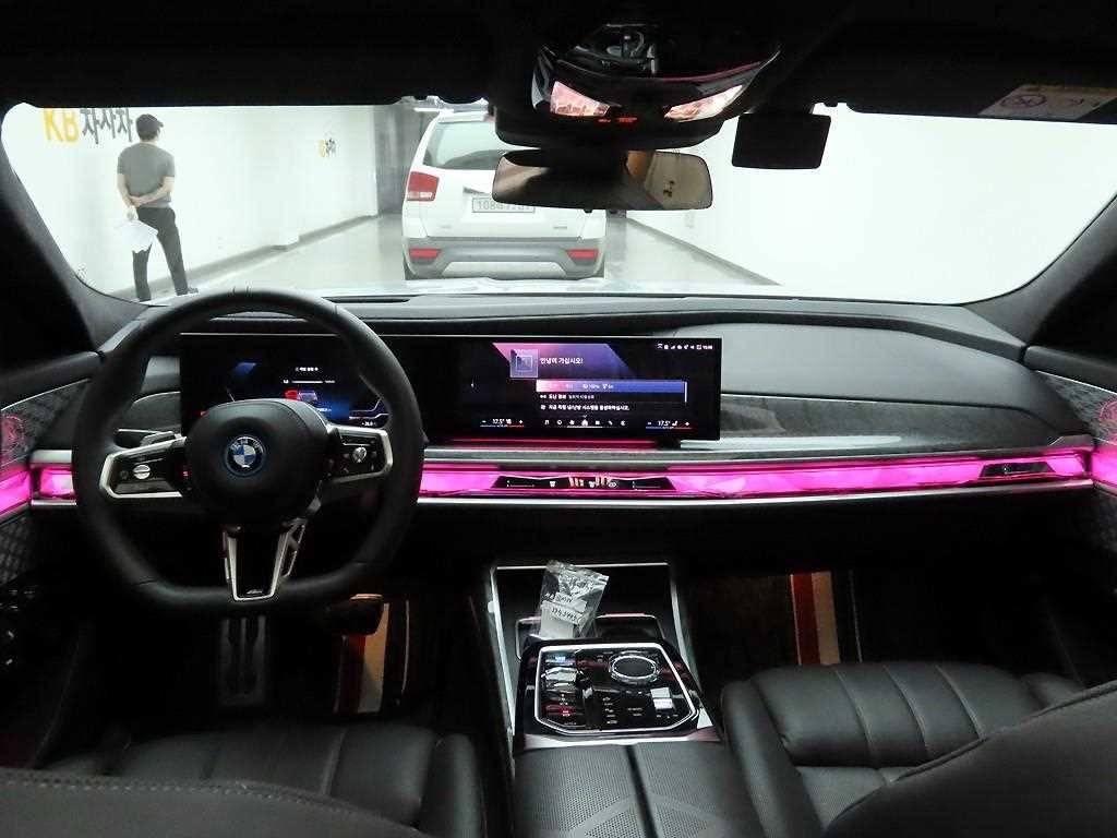 BMW i7 BMW i7 xDrive 60 M 스포츠 인디비주얼 이미지 6