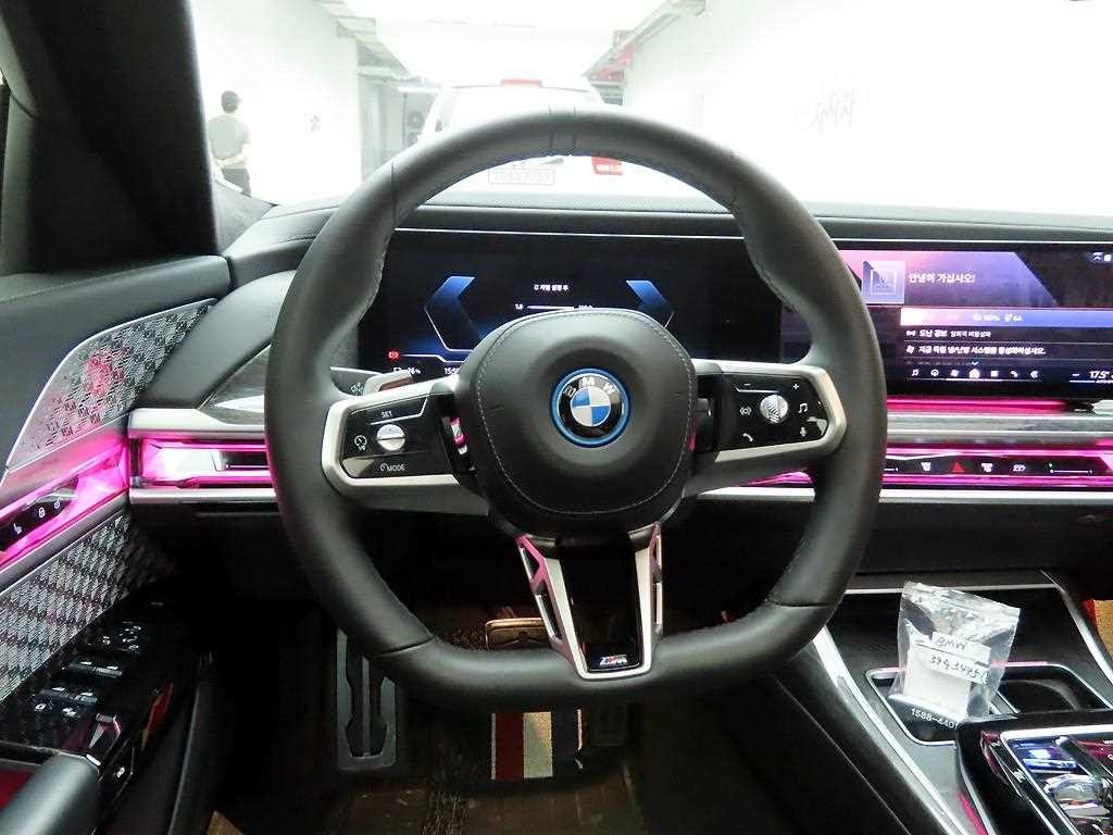 BMW i7 BMW i7 xDrive 60 M 스포츠 인디비주얼 이미지 7
