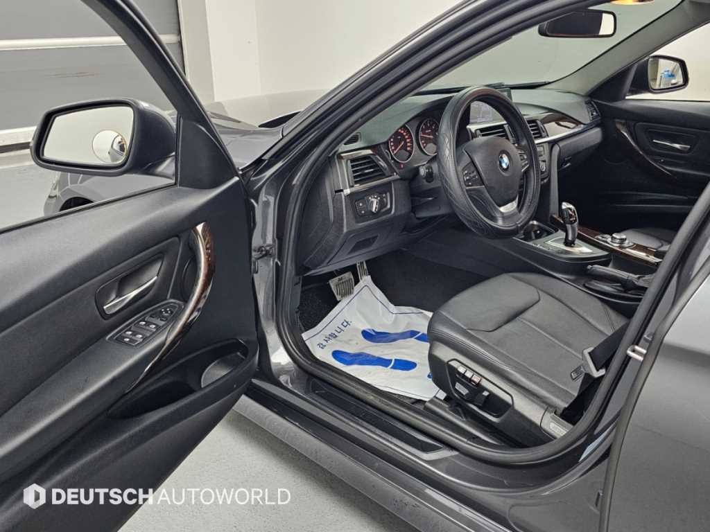 BMW 3시리즈 3시리즈 (F30) 320d 이미지 11