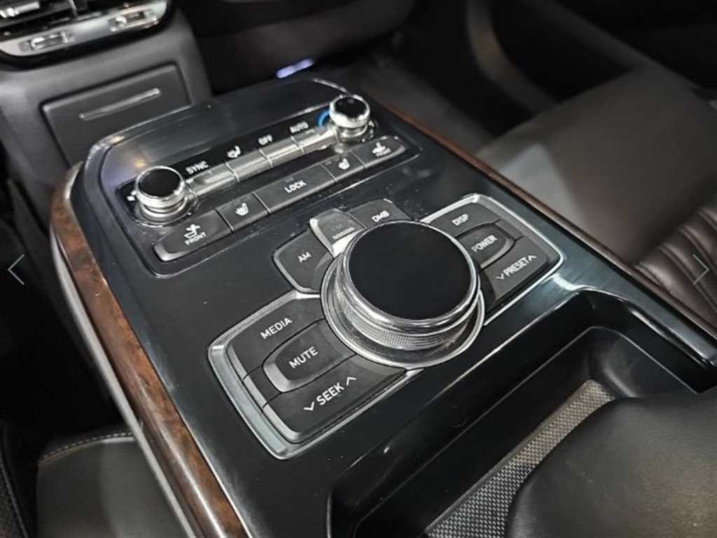 제네시스 EQ900 3.8 GDI AWD 프리미엄 럭셔리 이미지 14
