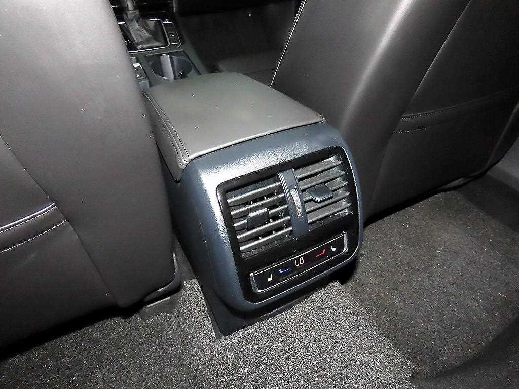 폭스바겐 파사트 파사트GT(B8) 2.0 TDI 프레스티지 이미지 15