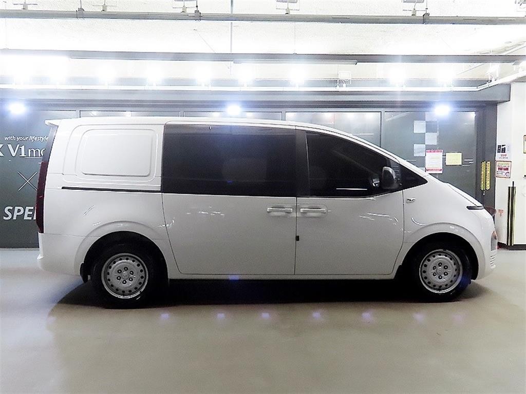 현대 스타리아 2WD 디젤 카고 스마트 5인승 이미지 3