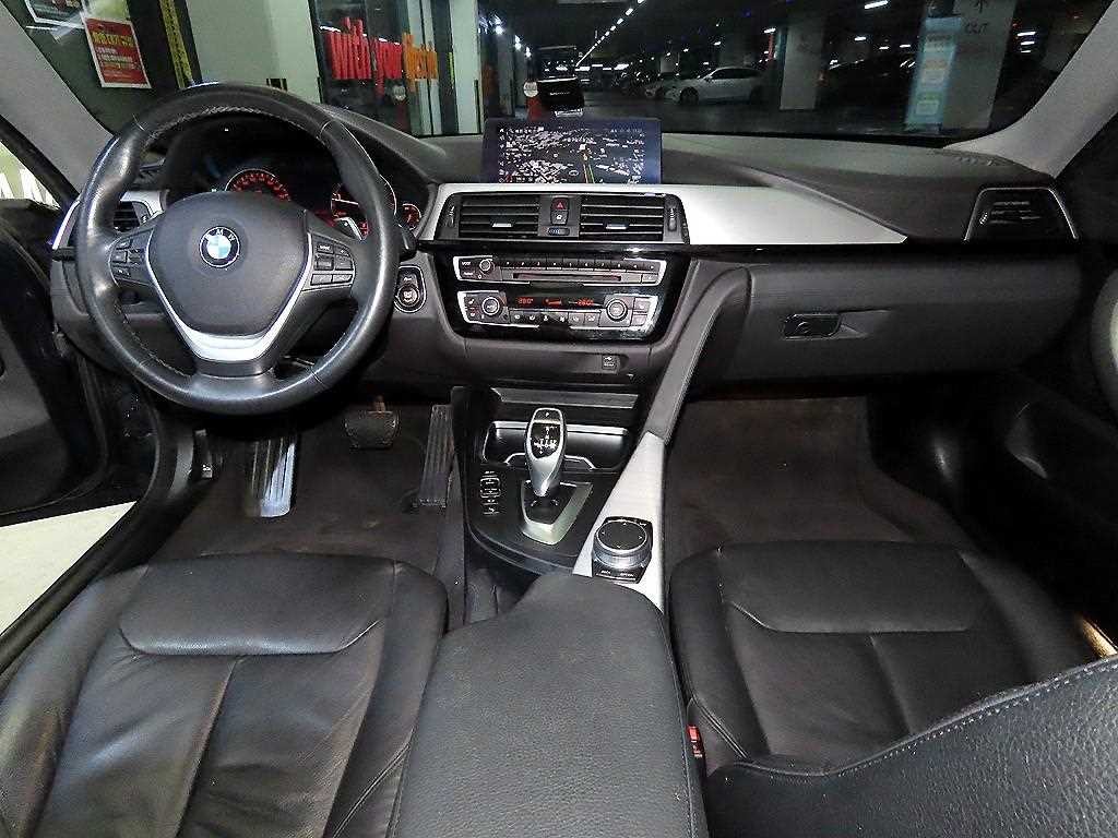 BMW 4시리즈 4시리즈 (F32) 420d 그란쿠페 럭셔리 이미지 10