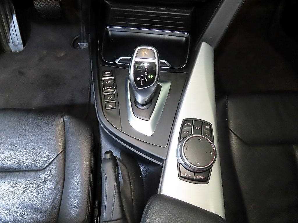 BMW 4시리즈 4시리즈 (F32) 420d 그란쿠페 럭셔리 이미지 12