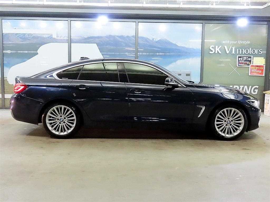 BMW 4시리즈 4시리즈 (F32) 420d 그란쿠페 럭셔리 이미지 3