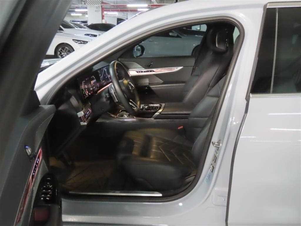 BMW 7시리즈 7시리즈 (G70) 740i sDrive M 스포츠 이미지 13