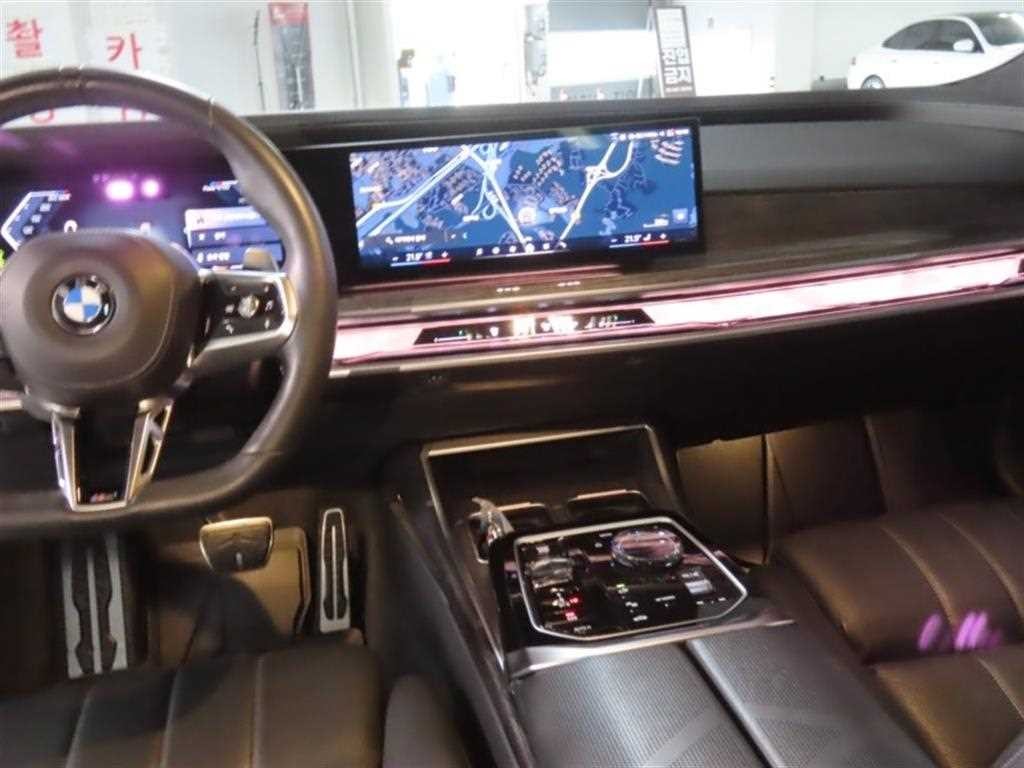 BMW 7시리즈 7시리즈 (G70) 740i sDrive M 스포츠 이미지 16
