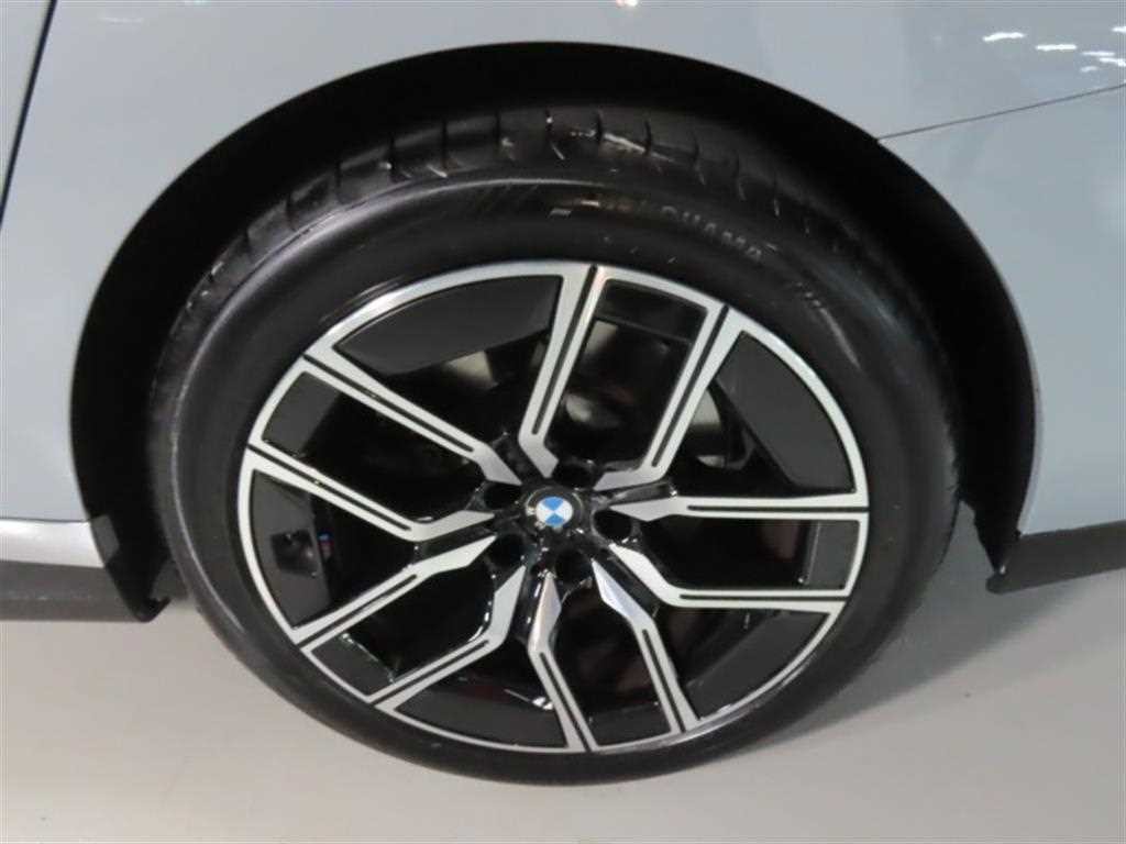 BMW 7시리즈 7시리즈 (G70) 740i sDrive M 스포츠 이미지 17