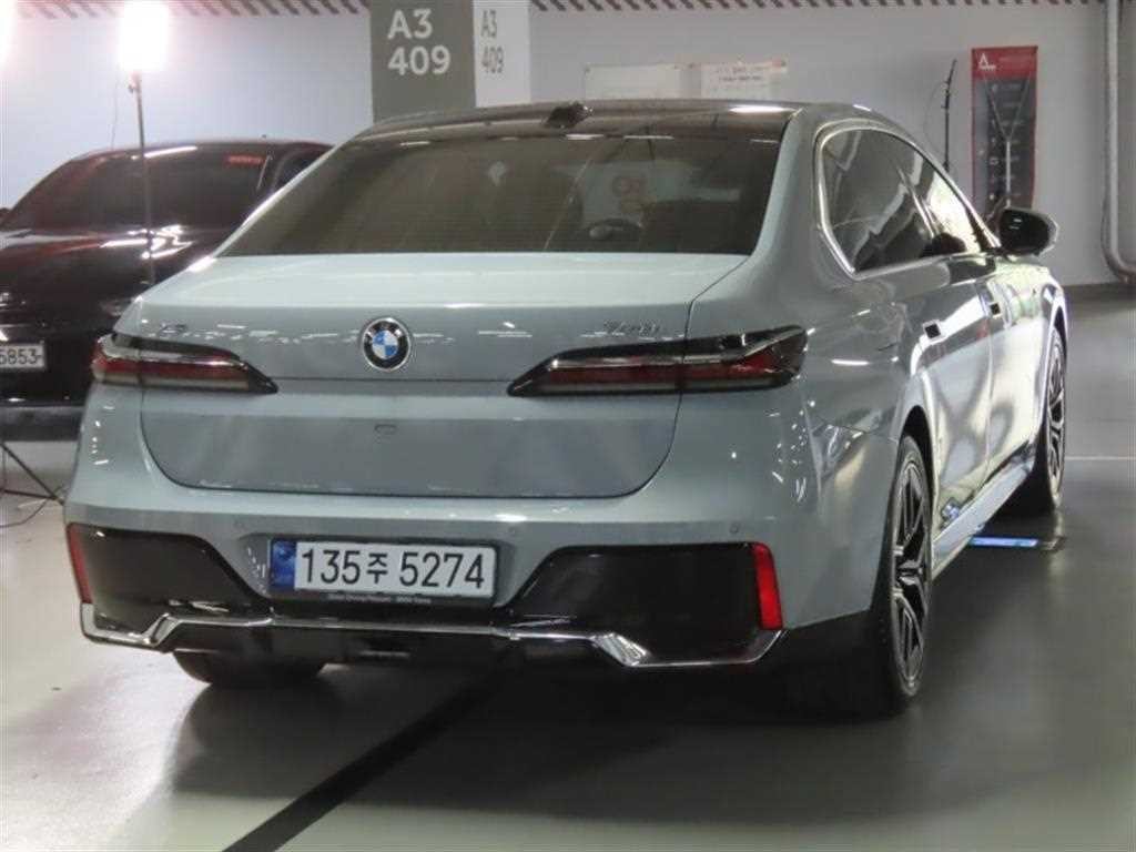 BMW 7시리즈 7시리즈 (G70) 740i sDrive M 스포츠 이미지 3