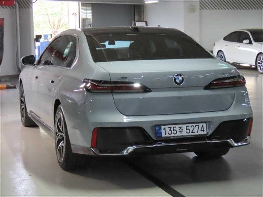 BMW 7시리즈 7시리즈 (G70) 740i sDrive M 스포츠 이미지 4