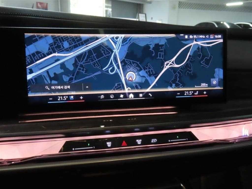 BMW 7시리즈 7시리즈 (G70) 740i sDrive M 스포츠 이미지 7