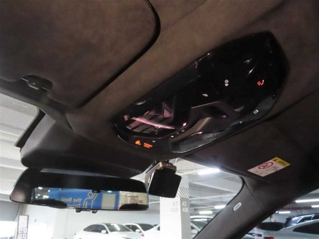 BMW 7시리즈 7시리즈 (G70) 740i sDrive M 스포츠 이미지 9