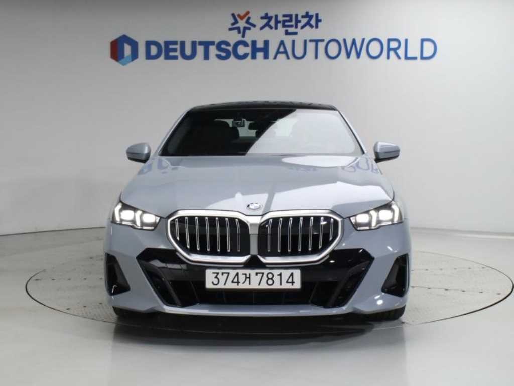 BMW 5시리즈 5시리즈 (G60) 530i xDrive M 스포츠 이미지 3