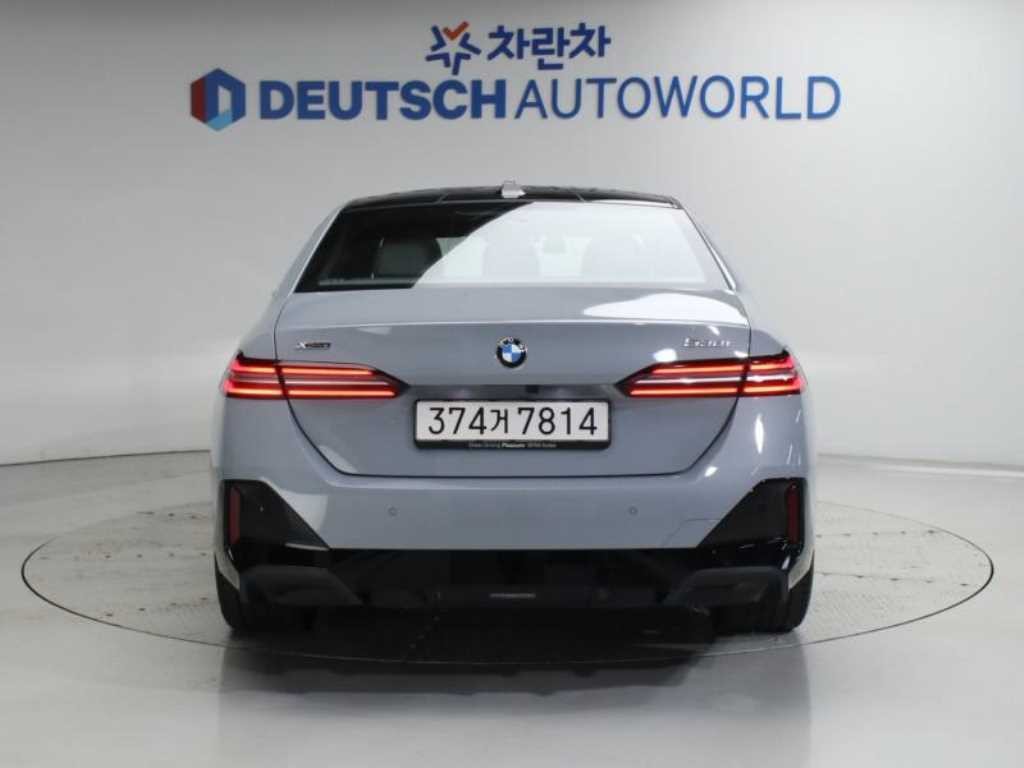 BMW 5시리즈 5시리즈 (G60) 530i xDrive M 스포츠 이미지 4