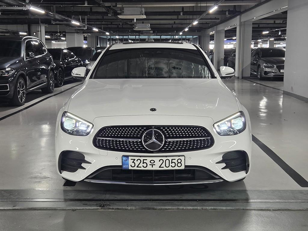 벤츠 E 클래스 E-클래스 W213 E220d 4MATIC AMG라인 이미지 1